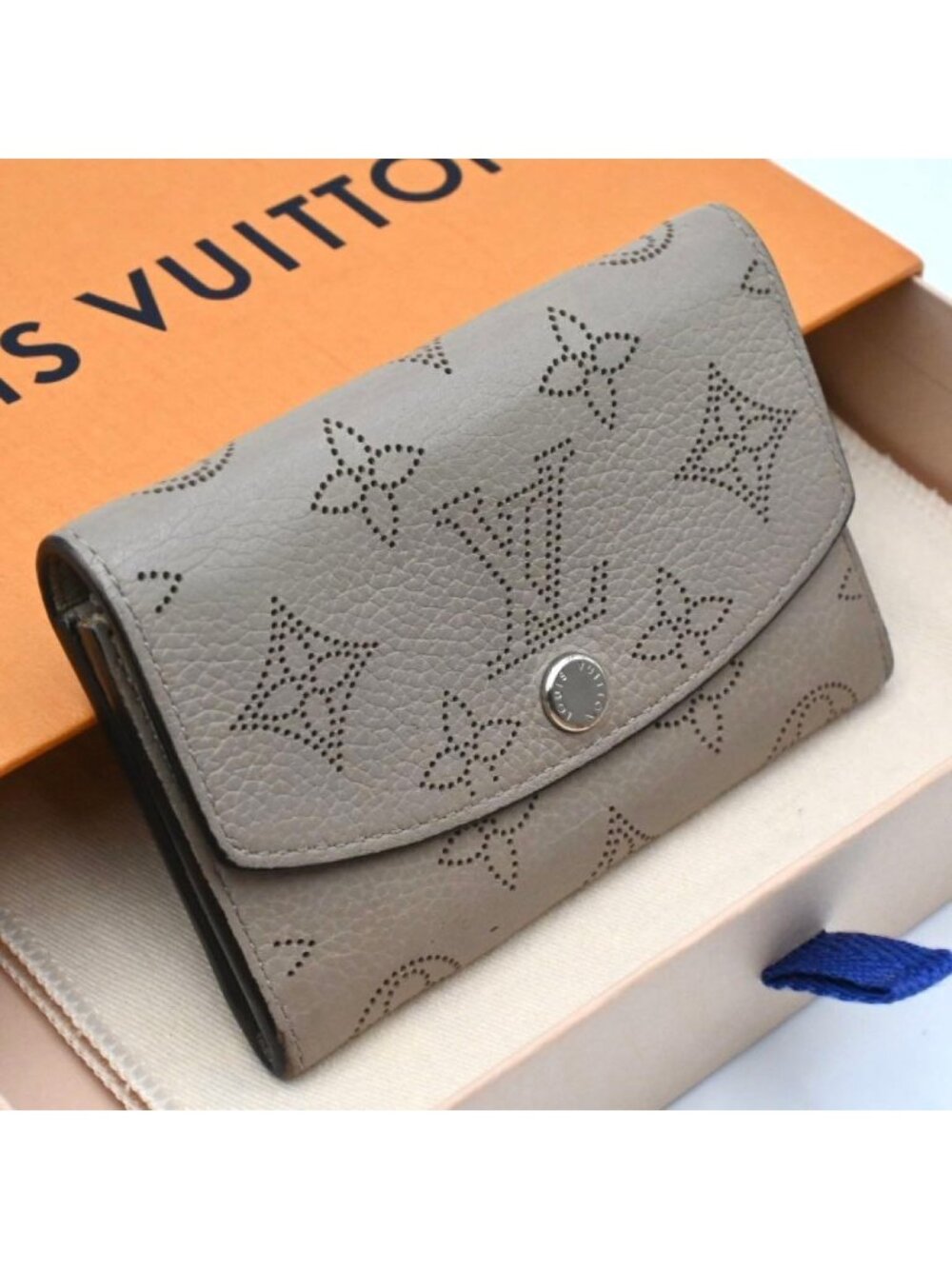 Louis Vuitton Mahina Porte Monnaie Anae Galet Coin Purse Card